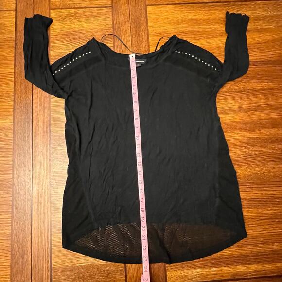 Rock & Republic Long Sleeve Black Shoulder Studded Mesh Blouse Size Medium - Picture 6 of 8